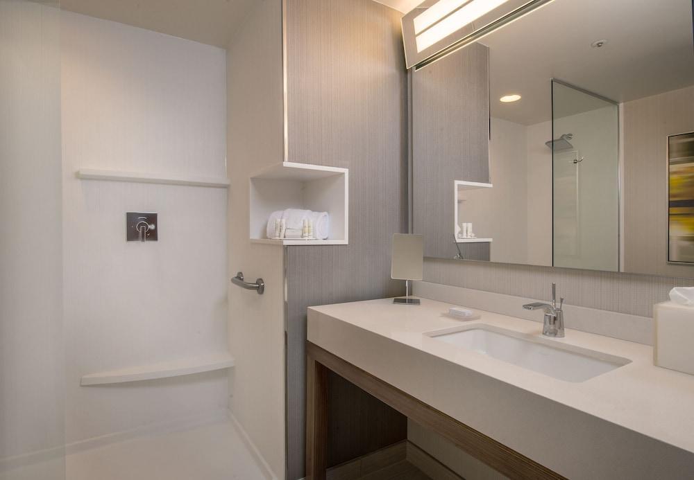 Courtyard By Marriott Charlotte Northlake Ngoại thất bức ảnh