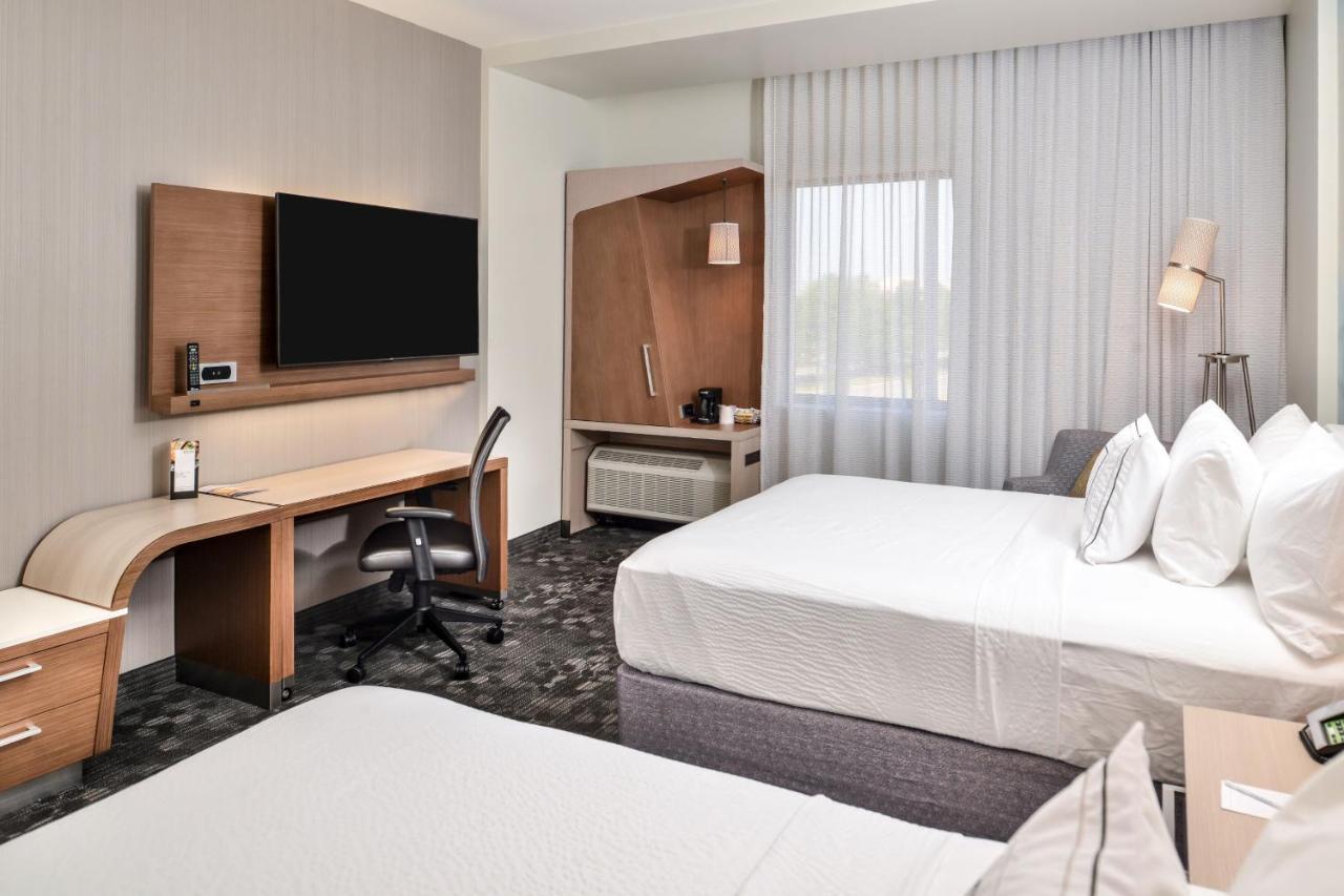 Courtyard By Marriott Charlotte Northlake Ngoại thất bức ảnh