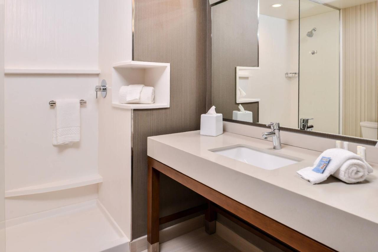 Courtyard By Marriott Charlotte Northlake Ngoại thất bức ảnh