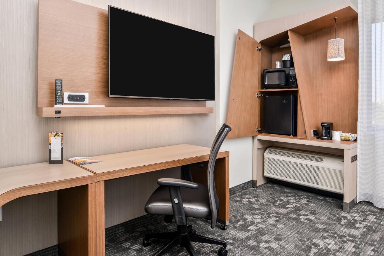 Courtyard By Marriott Charlotte Northlake Ngoại thất bức ảnh