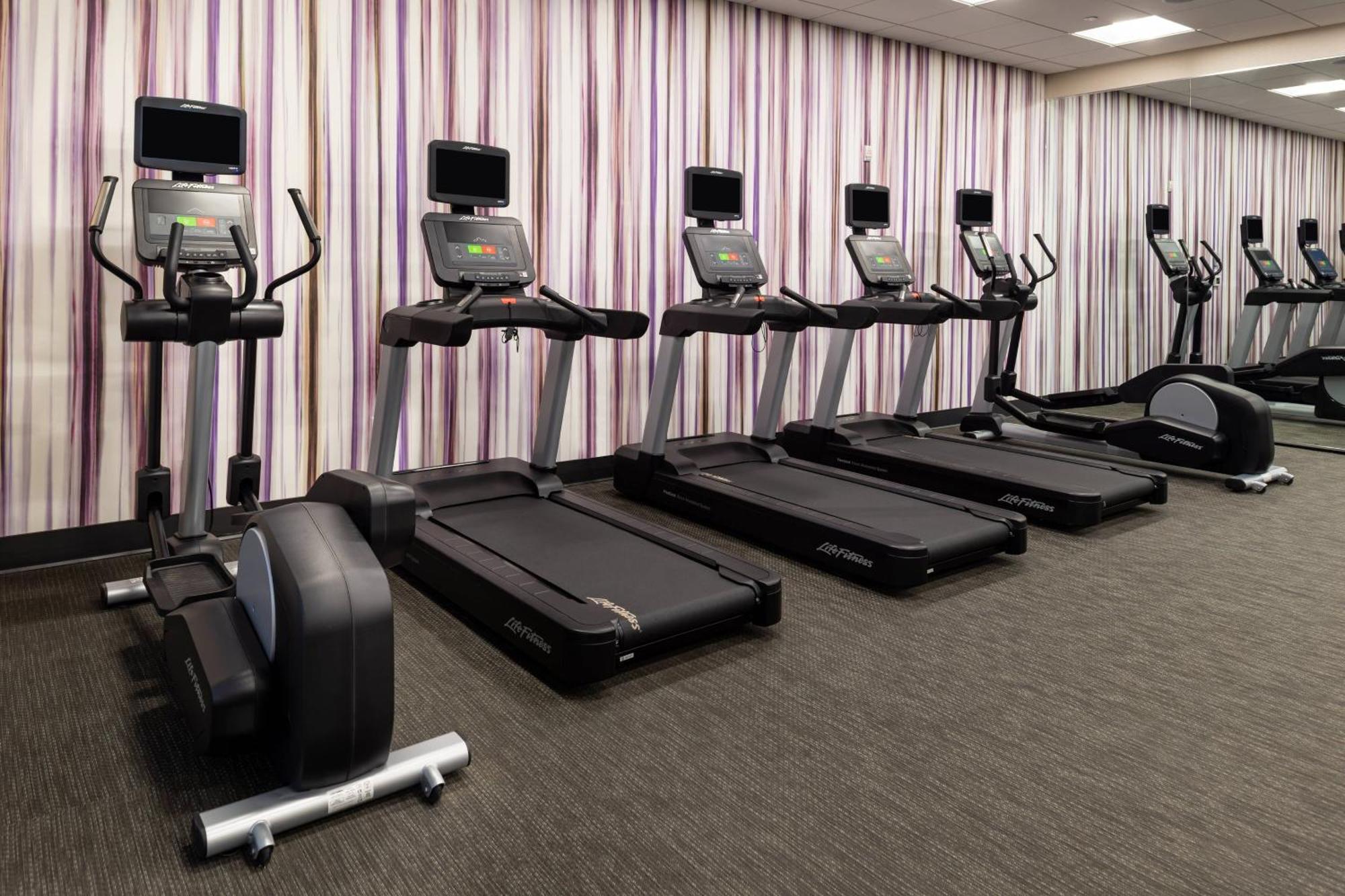 Courtyard By Marriott Charlotte Northlake Ngoại thất bức ảnh